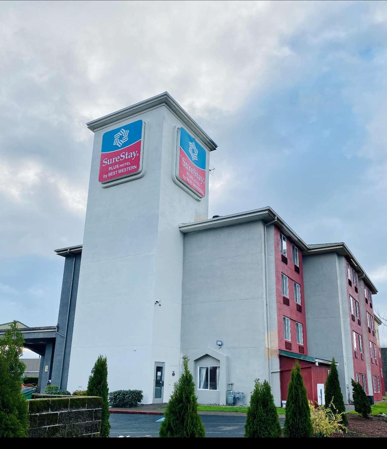 Days Inn By Wyndham Portland East Exterior photo